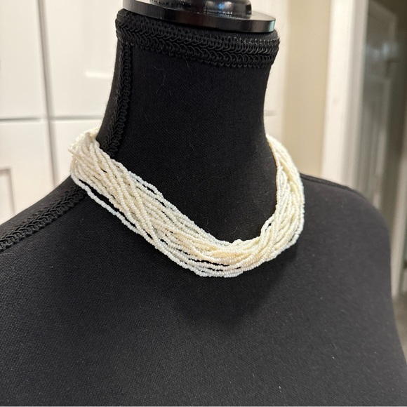 Vintage Beaded Necklace Pure White Layered Gold Clasp  18” - Picture 4 of 7